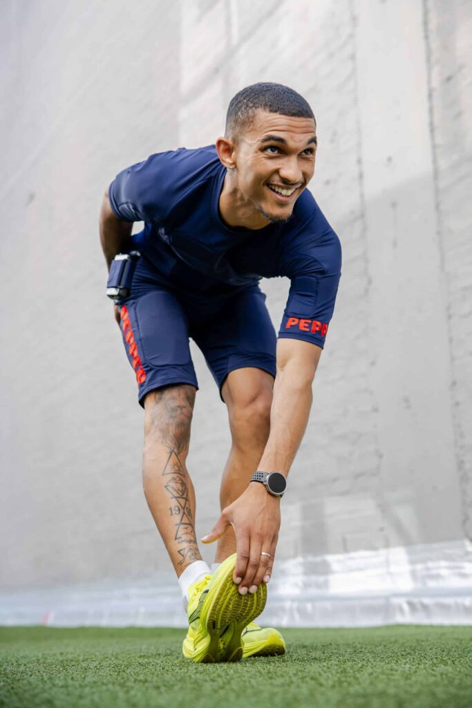 PEPPER EMS suit man stretching smile